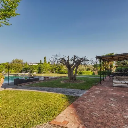 Casale Dei Girasoli 14, Emma Villa *