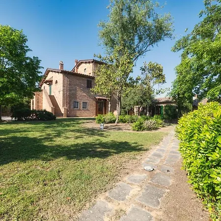 Villa Casale Dei Girasoli 14, Emma *