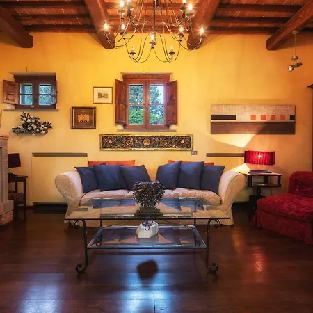 Casale Dei Girasoli 14, Emma