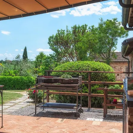 Casale Dei Girasoli 14, Emma Cortona