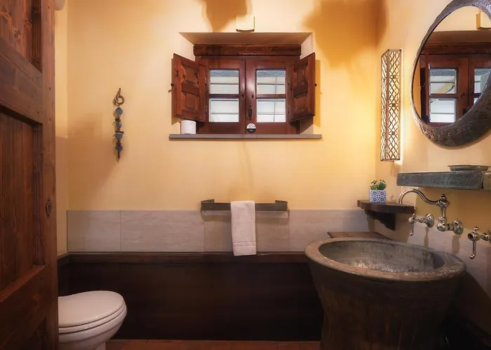 Casale Dei Girasoli 14, Emma Cortona