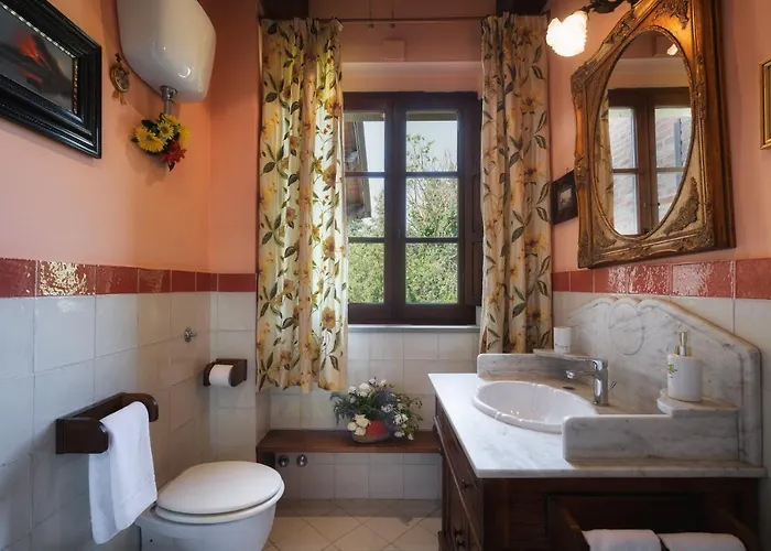 Casale Dei Girasoli 14, Emma *