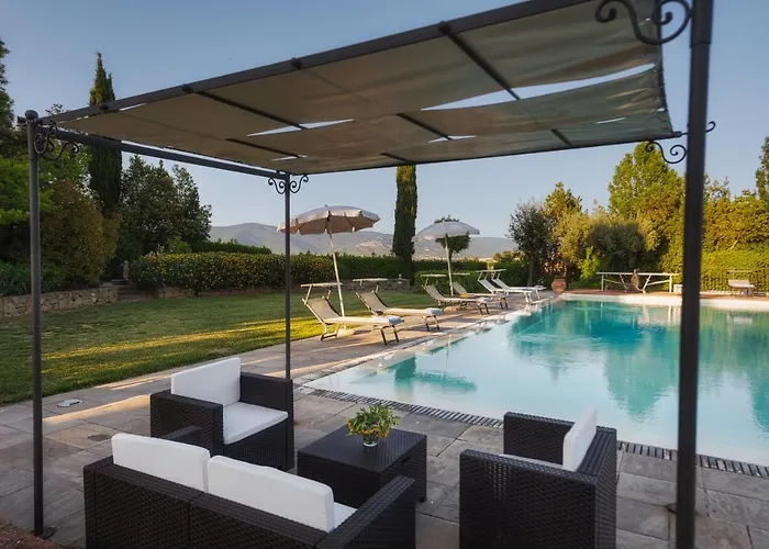 Casale Dei Girasoli 14, Emma *