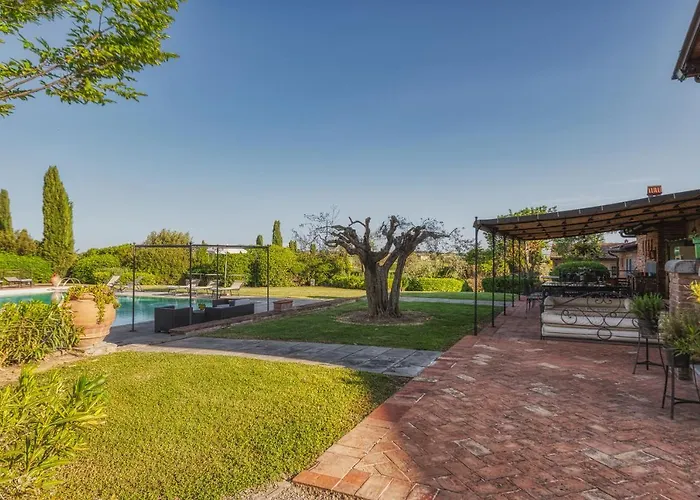 Casale Dei Girasoli 14, Emma Villa *