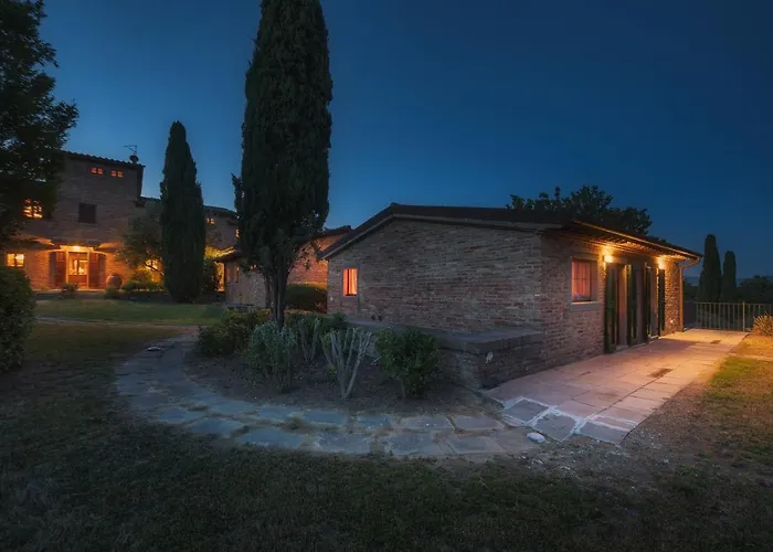 Villa Casale Dei Girasoli 14, Emma *