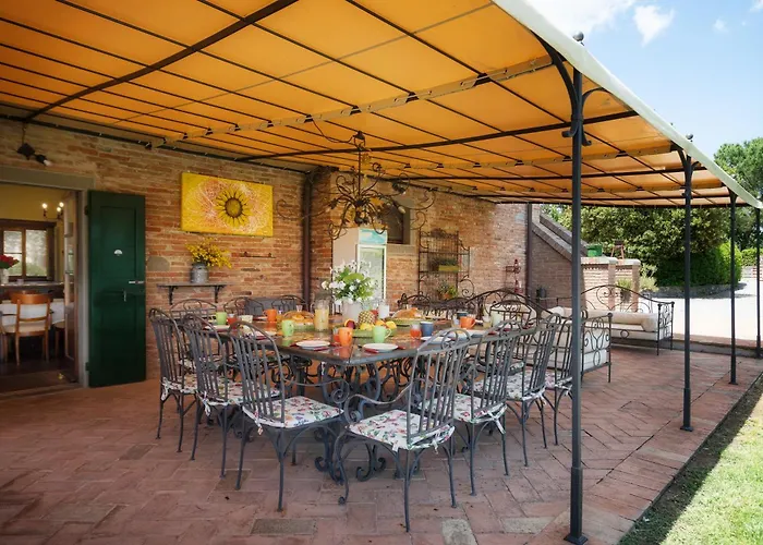 Casale Dei Girasoli 14, Emma *