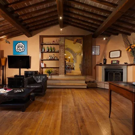 Casale Dei Girasoli 14, Emma